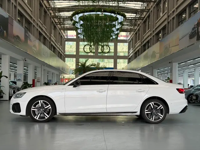 Audi A4L — Фото автомобиля 2