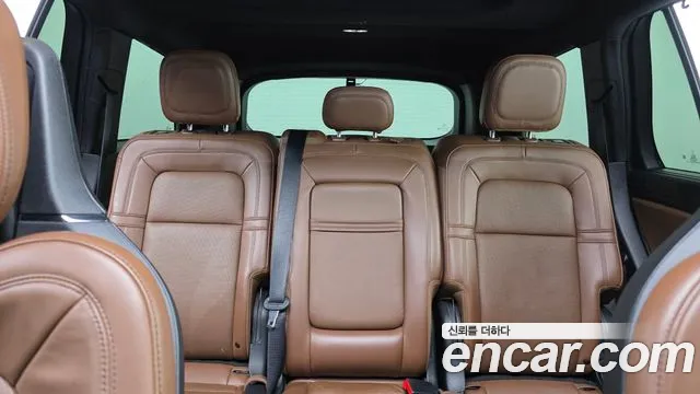 Lincoln Aviator — Фото автомобиля 26