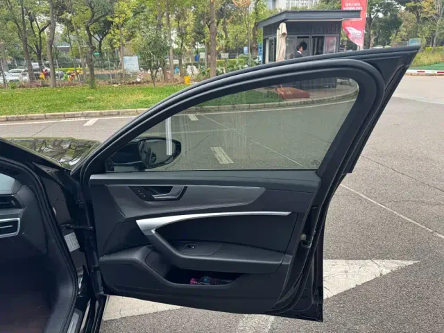 Audi A6L — Фото автомобиля 23