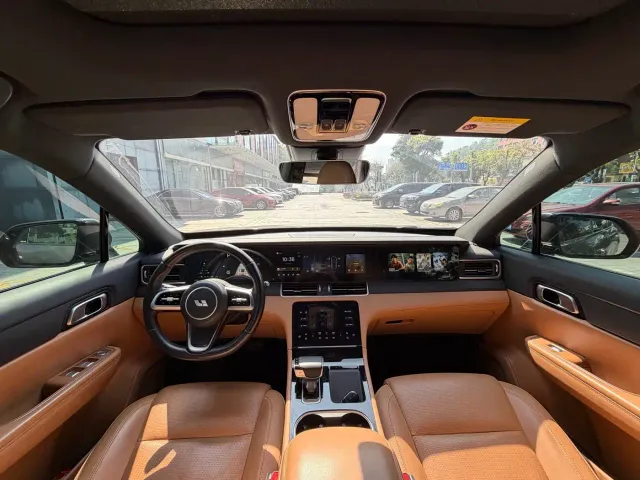 Li Auto ONE — Фото автомобиля 6