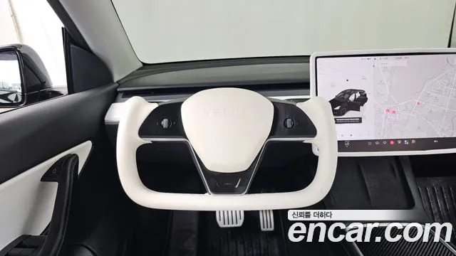 Tesla Model Y — Фото автомобиля 18