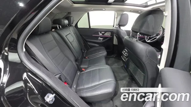 Mercedes-Benz GLE-Class — Фото автомобиля 26