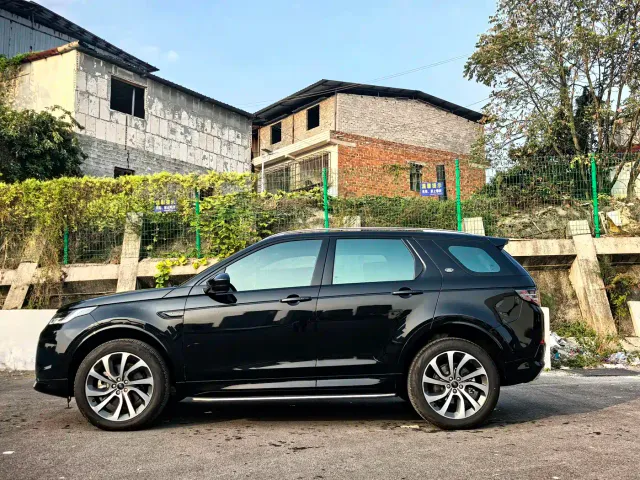 Land Rover Discovery Sport — Фото автомобиля 15