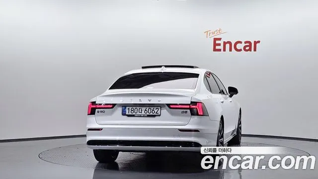 Вольво S90 — Фото автомобиля 4