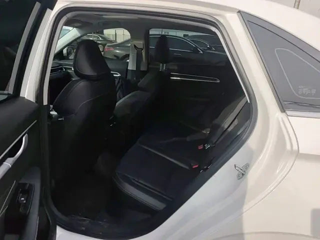 Geely Emgrand — Фото автомобиля 16