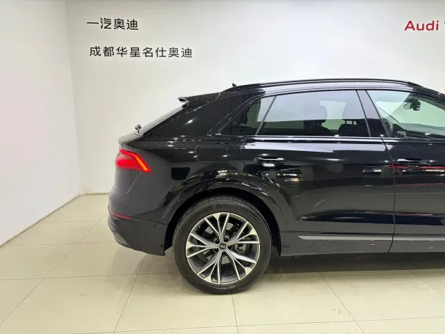 Audi Q8 — Фото автомобиля 7