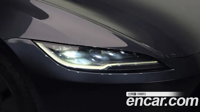 Tesla Model 3 — Фото автомобиля 18