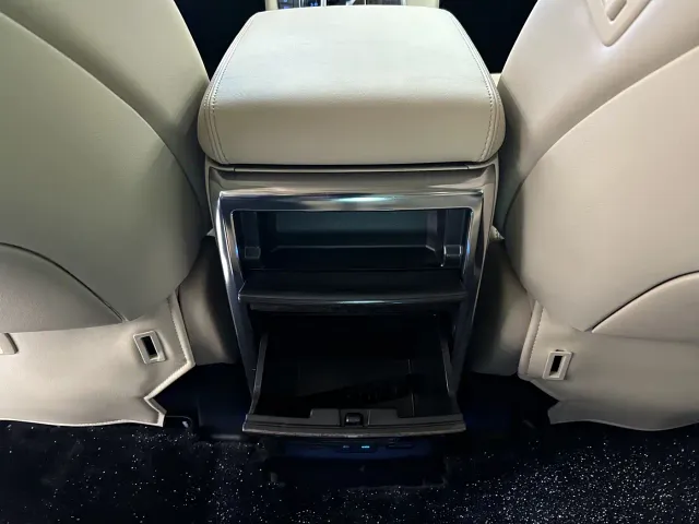 Toyota Vellfire — Фото автомобиля 17