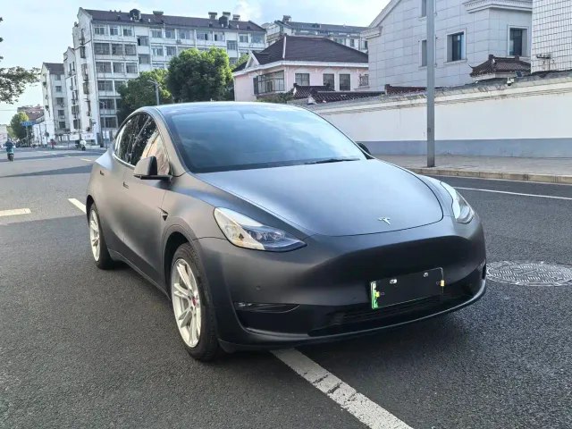 Tesla Model Y — Фото автомобиля 2