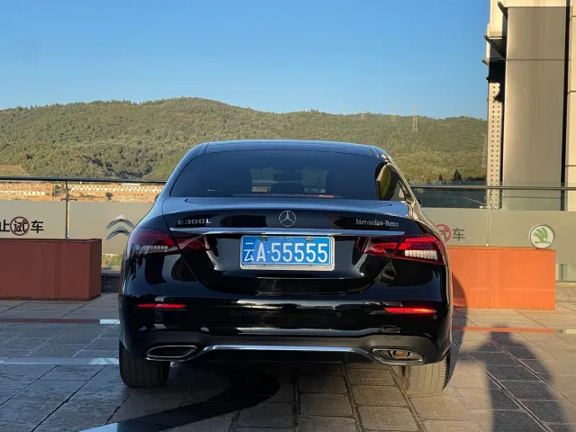 Mercedes-Benz E-Class — Фото автомобиля 8