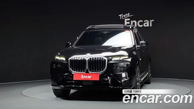 BMW X7 — Фото автомобиля 2