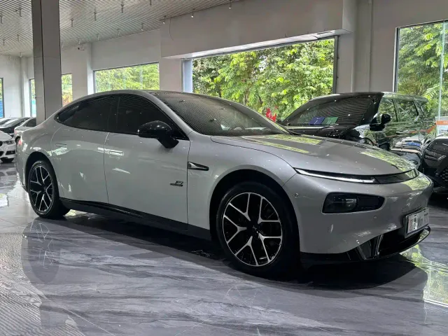 Xpeng P7 — Фото автомобиля 3