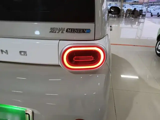 Wuling Hongguang Mini EV — Фото автомобиля 7