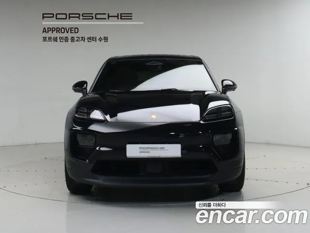 Porsche Macan Electric — Фото автомобиля 3