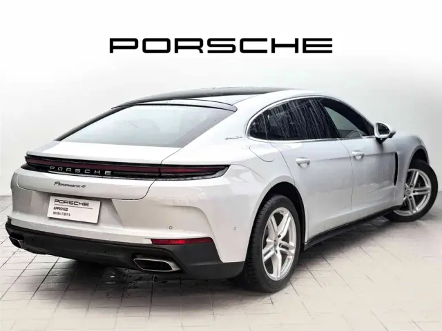 Porsche Panamera — Фото автомобиля 7