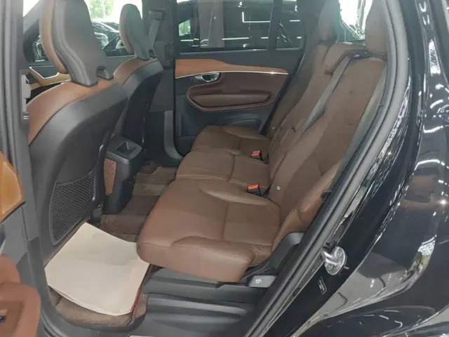 Volvo XC90 — Фото автомобиля 16