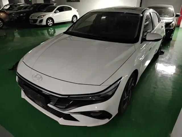 Фотография автомобиля — Hyundai Elantra