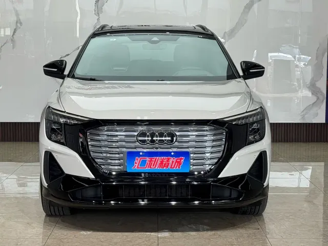 Audi Q5 e-tron — Фото автомобиля 2