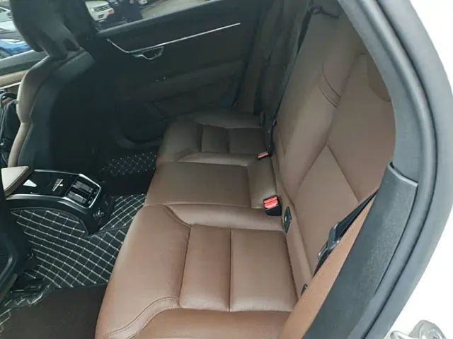 Volvo S90 — Фото автомобиля 16