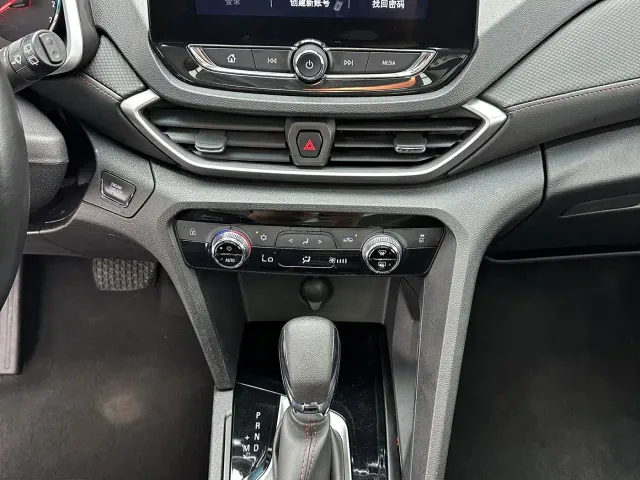 Chevrolet Orlando — Фото автомобиля 15