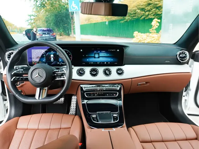 Mercedes-Benz E-Class — Фото автомобиля 16