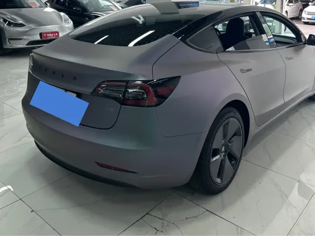 Tesla Model 3 — Фото автомобиля 14
