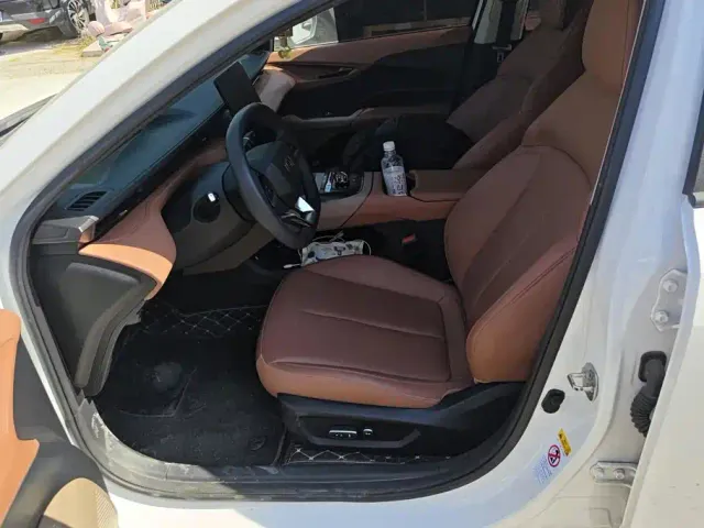 Changan Qiyuan A05 — Фото автомобиля 9