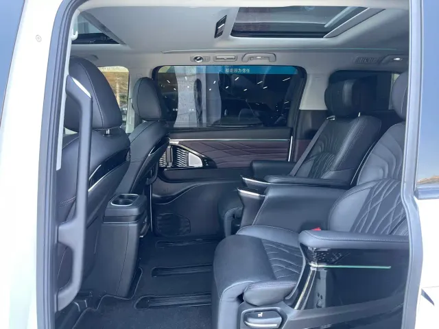 GAC Trumpchi M8 — Фото автомобиля 12