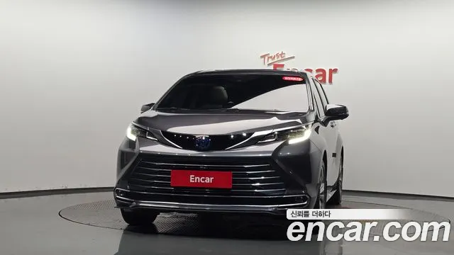 Toyota Sienna — Фото автомобиля 2