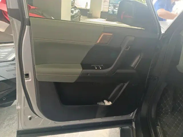 iCAR iCAR 03 2024 Model 472km AWD Long Range Smart Premium Edition — Фото автомобиля 7
