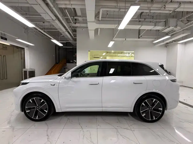 Li Auto L7 — Фото автомобиля 3