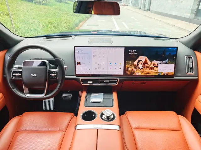 Li Auto L8 — Фото автомобиля 11