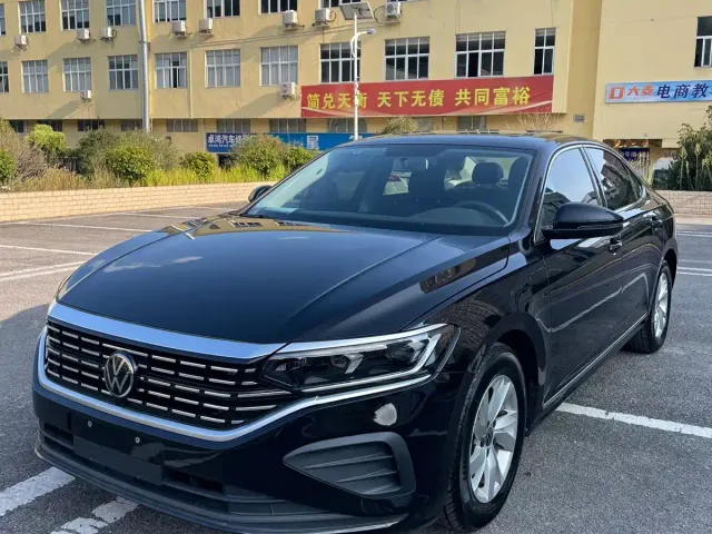 Volkswagen Passat — Фото автомобиля 4