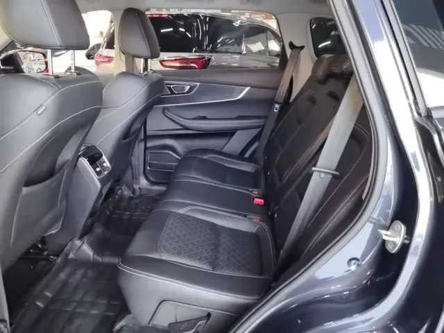 Chery Tiggo 8 — Фото автомобиля 16