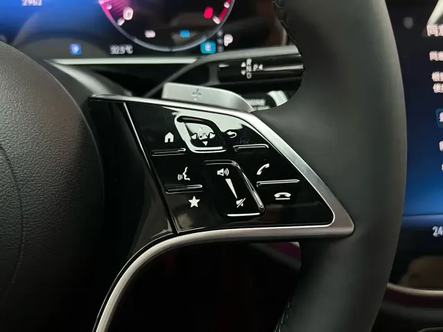 Mercedes-Benz E-Class — Фото автомобиля 21