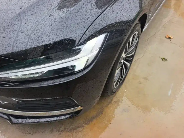 Volvo S90 — Фото автомобиля 5