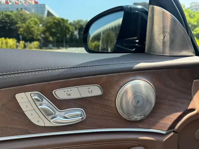 Mercedes-Benz E-Class — Фото автомобиля 14