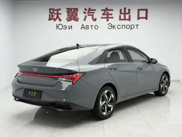 Hyundai Elantra — Фото автомобиля 4