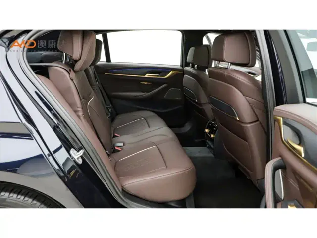 BMW 5 Series — Фото автомобиля 8