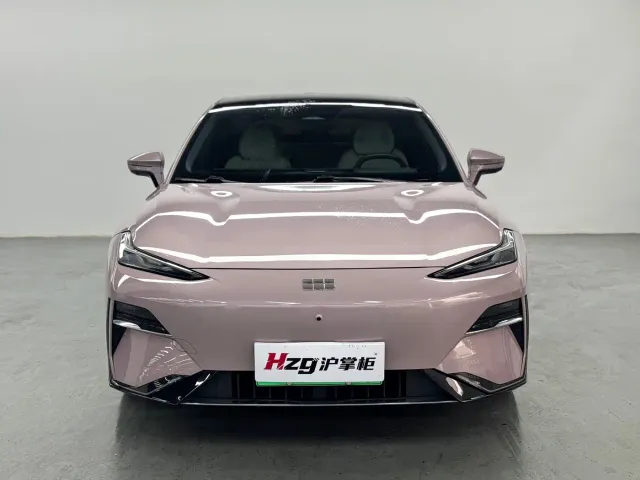 Geely Galaxy E8 — Фото автомобиля 3