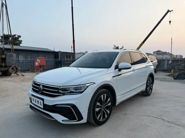 Фотография автомобиля — Volkswagen Tiguan L
