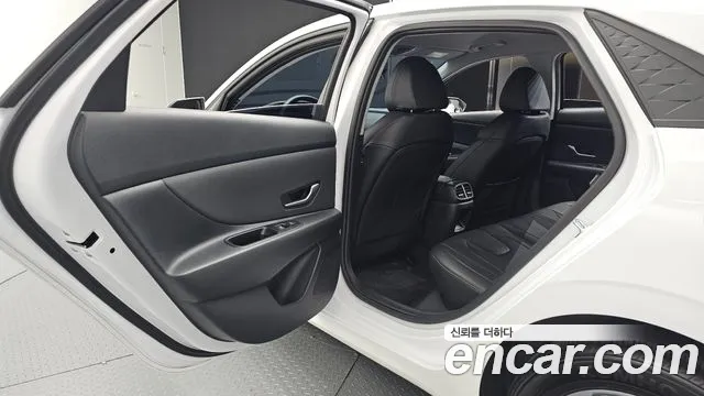 Hyundai Avante CN7 — Фото автомобиля 18