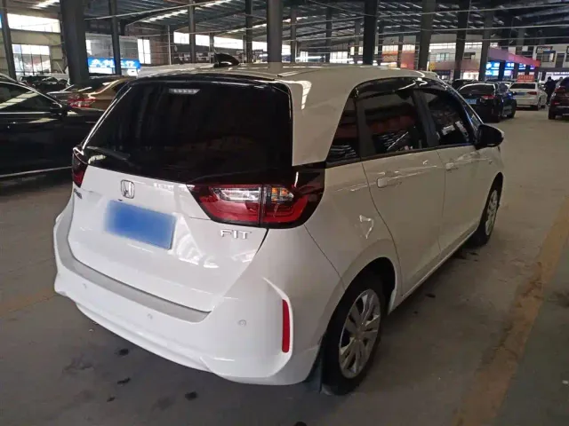 Honda Fit — Фото автомобиля 6