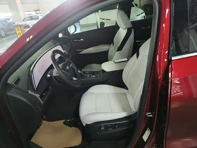 Cadillac XT4 — Фото автомобиля 14
