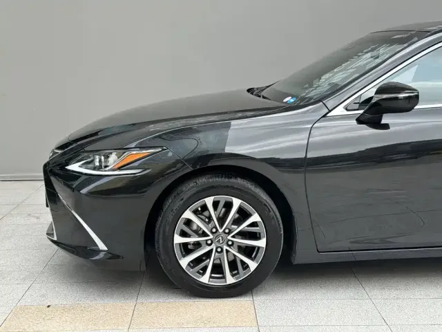 Lexus Lexus ES 2022 300h Excellence Edition — Фото автомобиля 5