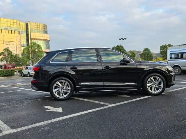 Audi Q7 — Фото автомобиля 6