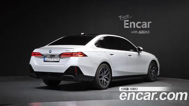 BMW 5-Series — Фото автомобиля 2