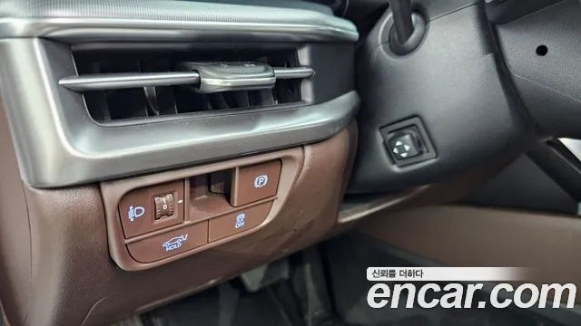 Hyundai Grandeur Grandeur (GN7) 2.5 Бензин 2WD — Фото автомобиля 16