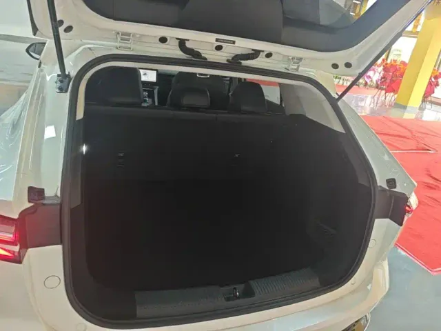 Roewe RX5 — Фото автомобиля 18