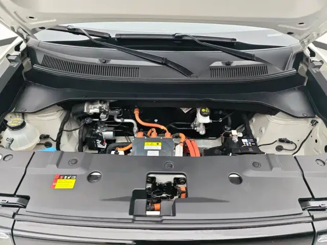 Baojun Yep Plus — Фото автомобиля 10